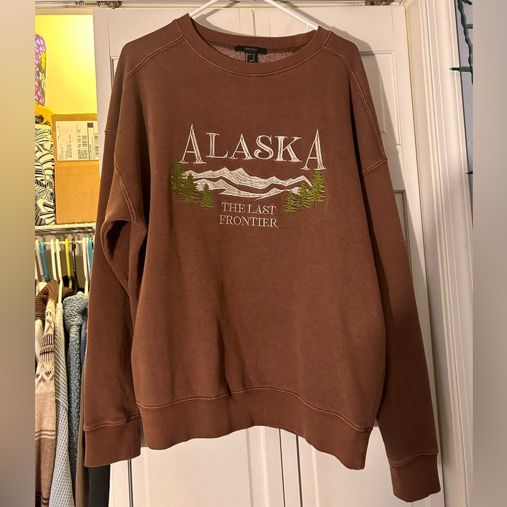 Forever 21 Alaska crew neck